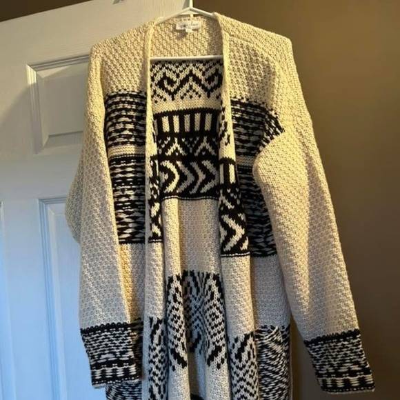 Grace & Lace Cardigan - Picture 1 of 2